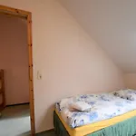 Geraeumige In Mit Garten *