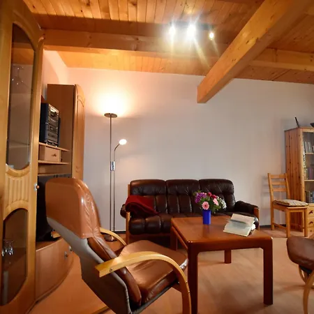 Geraeumige In Mit Garten Apartment *