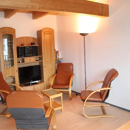 Apartment Geraeumige In Mit Garten *