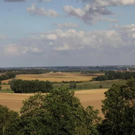 Appartamento Geraeumige In Mit Garten Boddin