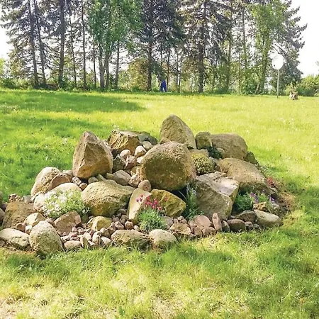 Geraeumige In Mit Garten