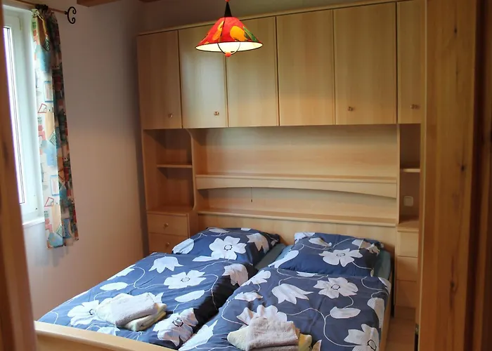 Geraeumige In Mit Garten