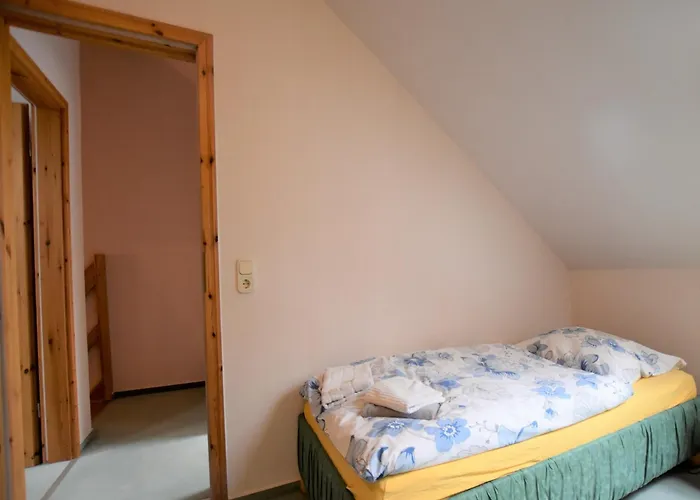 Geraeumige In Mit Garten *