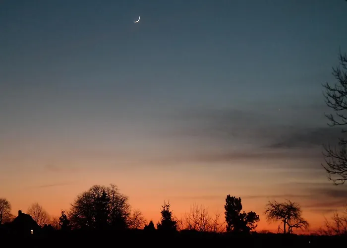 Geraeumige In Mit Garten Apartamento